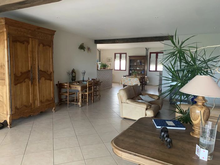 Image No.6-10 Bed House for sale