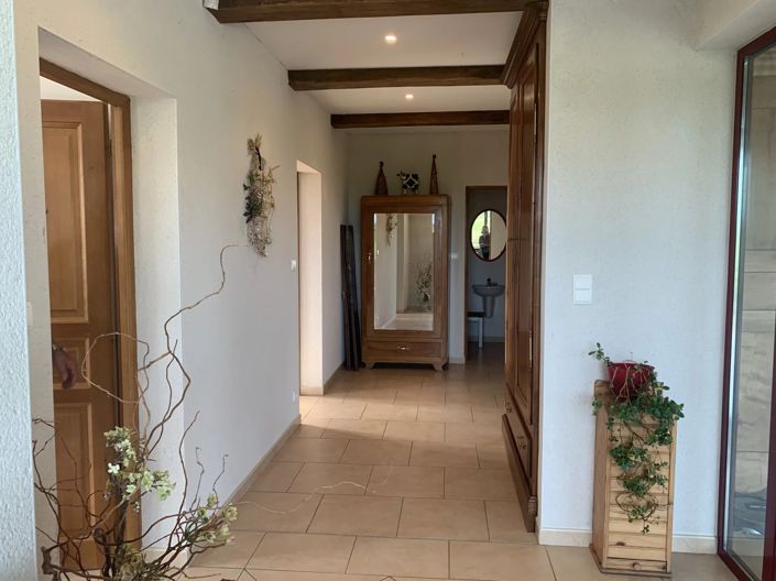 Image No.8-10 Bed House for sale