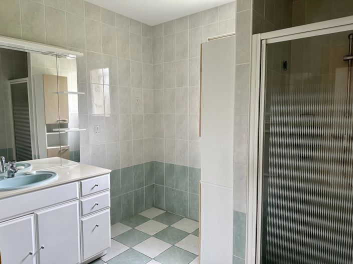 Image No.8-3 Bed House for sale