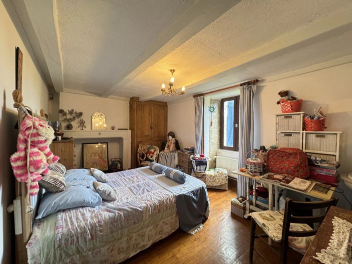 Image No.7-4 Bed House for sale