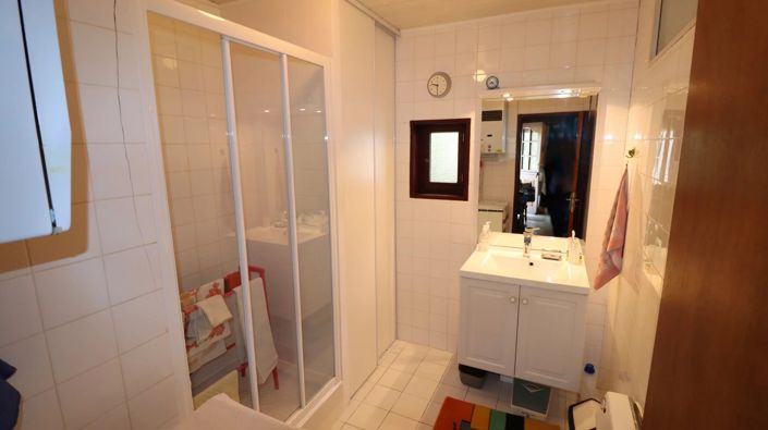 Image No.6-3 Bed House for sale