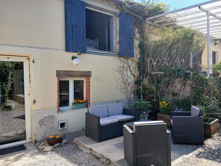 Image No.6-8 Bed House for sale