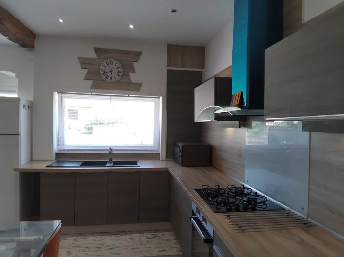 Image No.8-8 Bed House for sale