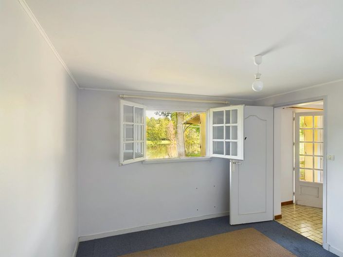 Image No.11-3 Bed House for sale