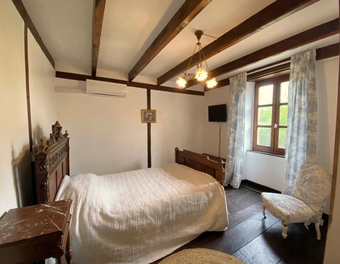 Image No.6-4 Bed House for sale