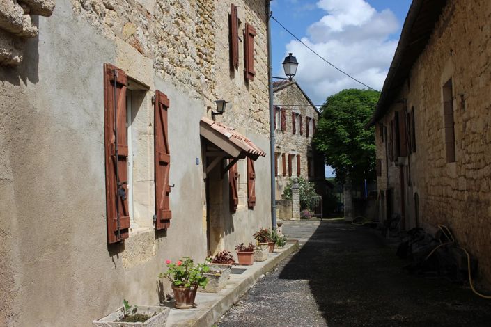 Image No.12-10 Bed House for sale