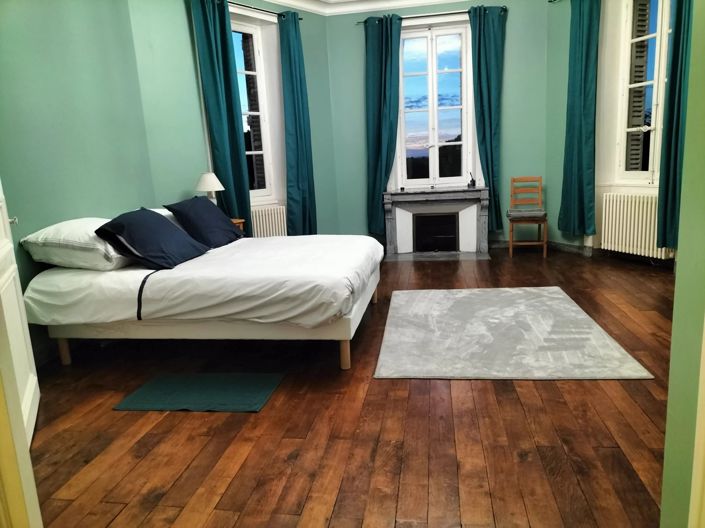 Image No.7-8 Bed House for sale