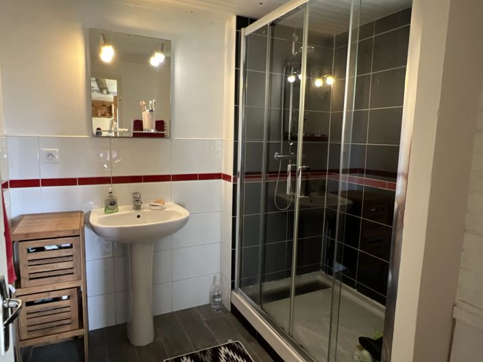 Image No.11-2 Bed House for sale