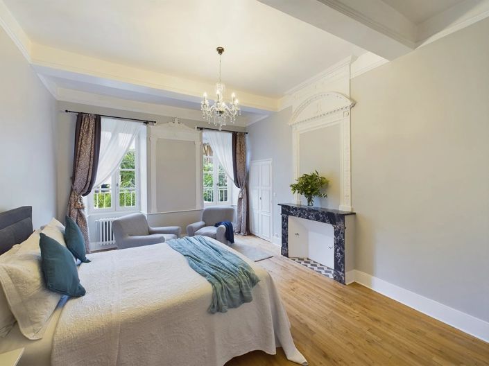 Image No.5-9 Bed House for sale