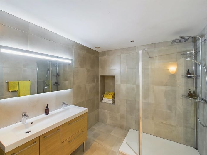 Image No.14-9 Bed House for sale