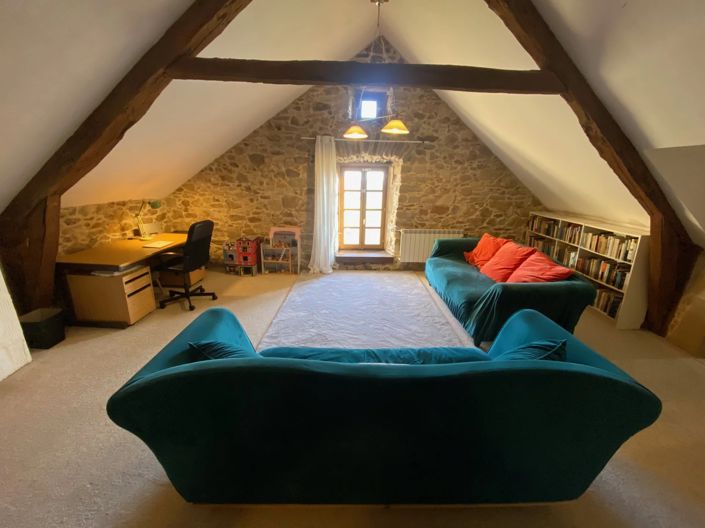 Image No.10-7 Bed House for sale