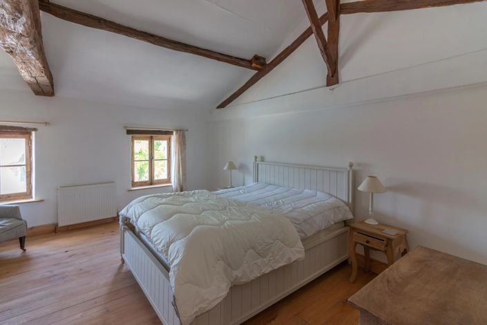 Image No.7-4 Bed House for sale