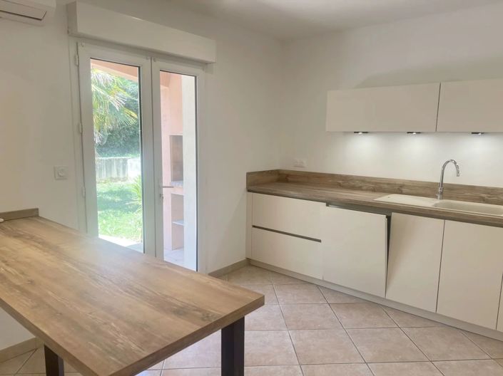 Image No.3-5 Bed House for sale