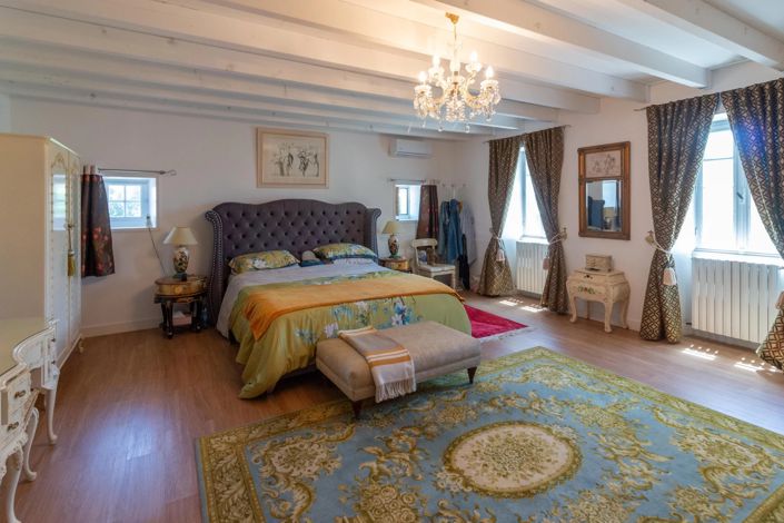 Image No.7-4 Bed House for sale