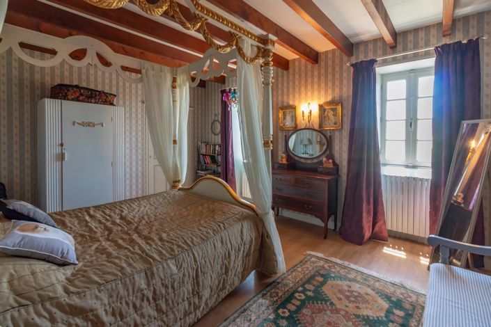 Image No.9-4 Bed House for sale