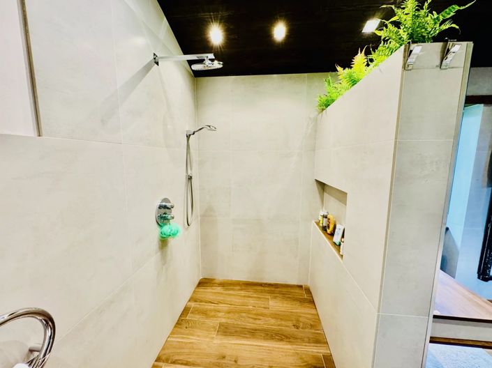 Image No.10-1 Bed House for sale