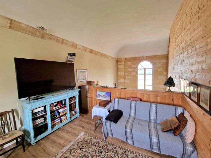 Image No.5-2 Bed House for sale