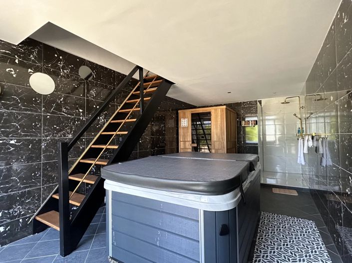 Image No.5-4 Bed Village House for sale