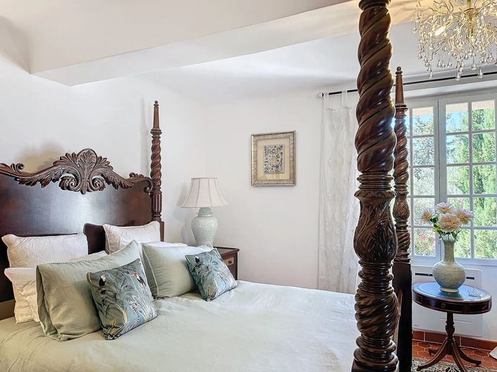 Image No.11-5 Bed Property for sale