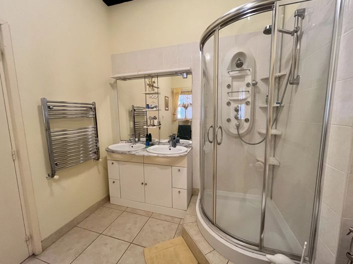 Image No.7-6 Bed House for sale