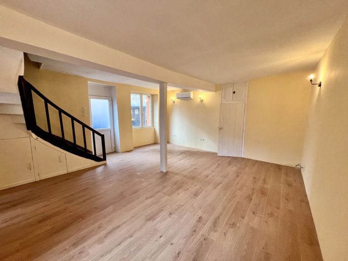 Image No.7-3 Bed Village House for sale