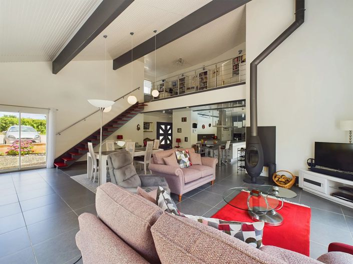 Image No.3-4 Bed House for sale