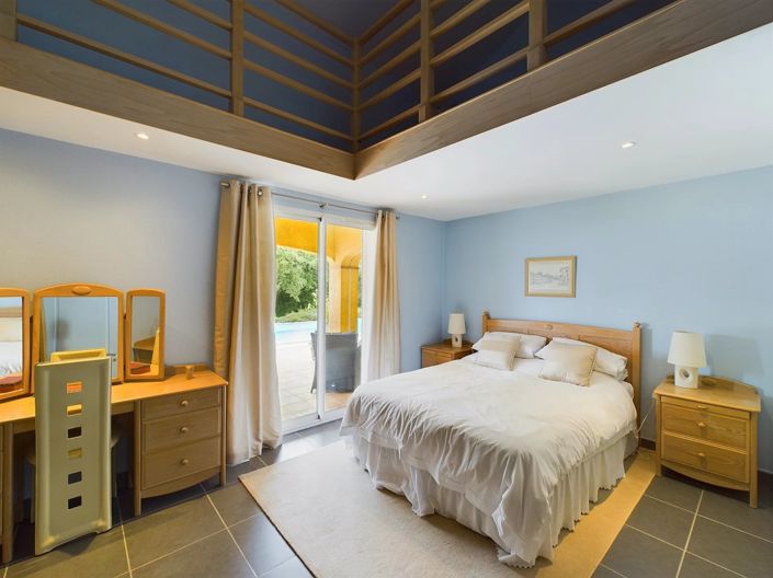 Image No.6-4 Bed House for sale