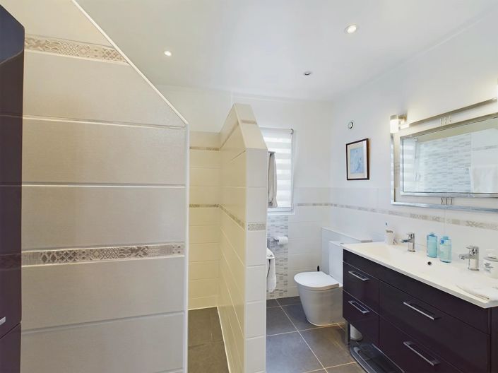 Image No.7-4 Bed House for sale