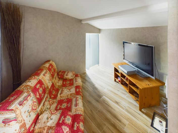 Image No.6-4 Bed House for sale