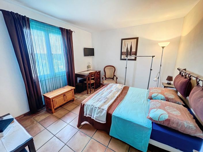 Image No.10-5 Bed House for sale