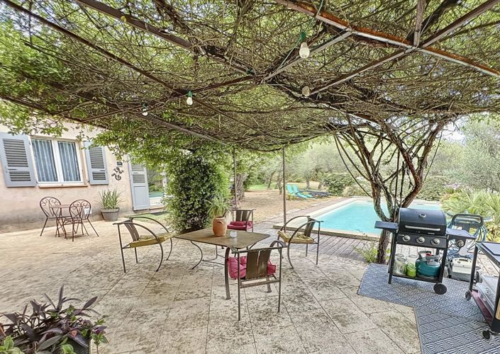 Image No.2-5 Bed House for sale