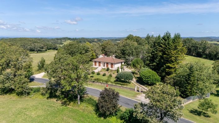 Image No.1-4 Bed Farmhouse for sale