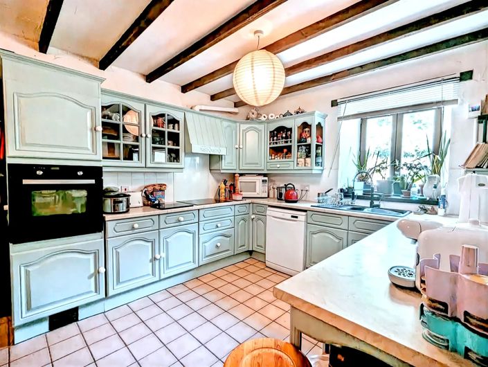 Image No.5-15 Bed House for sale