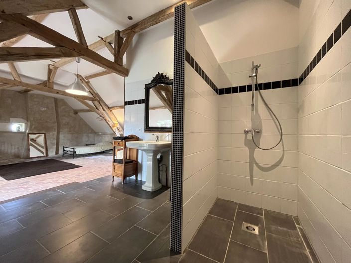 Image No.11-2 Bed House for sale