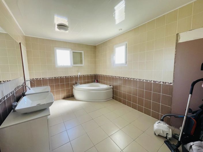 Image No.9-3 Bed House for sale