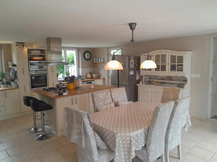 Image No.7-4 Bed House for sale