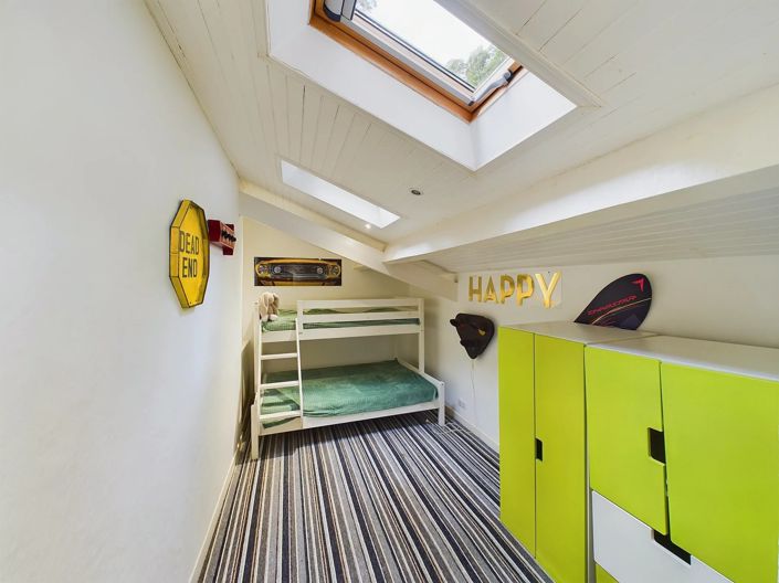 Image No.9-3 Bed House for sale