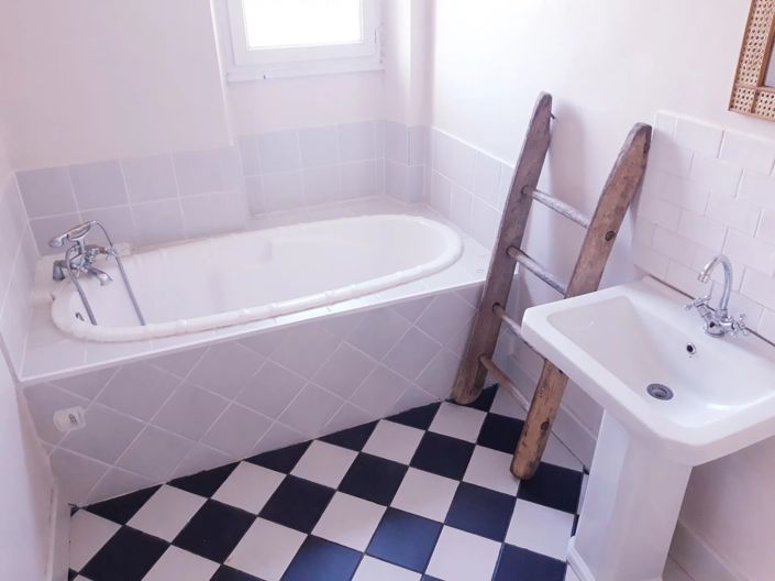 Image No.6-4 Bed House for sale