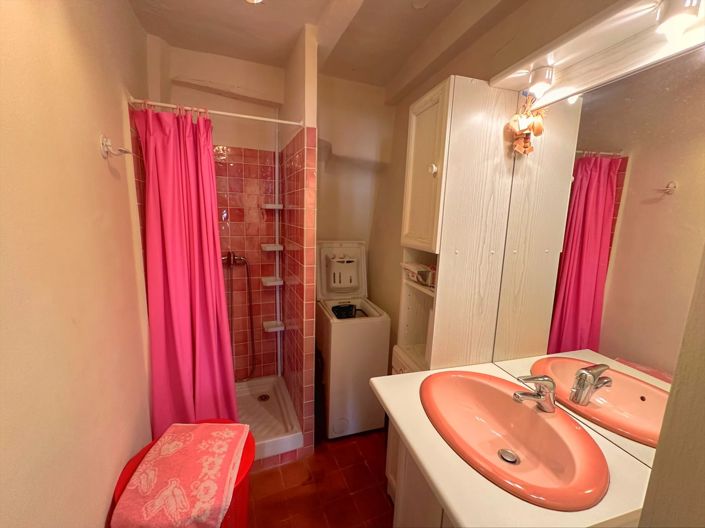 Image No.8-3 Bed Village House for sale