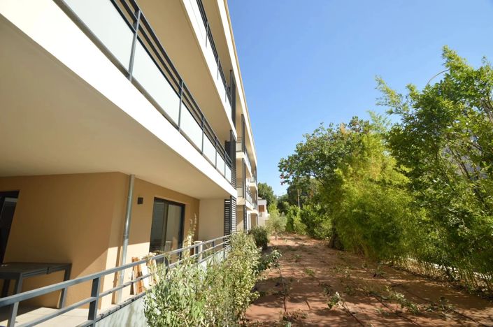 Image No.15-2 Bed Property for sale