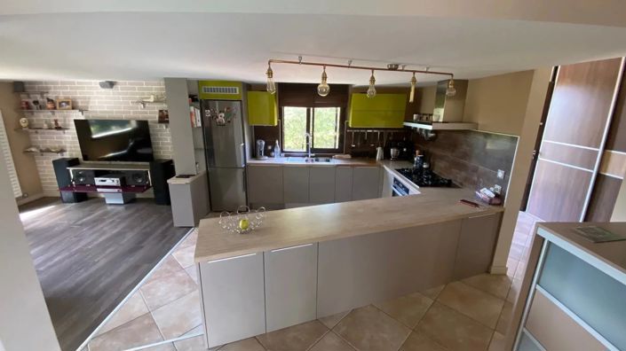 Image No.6-4 Bed House for sale