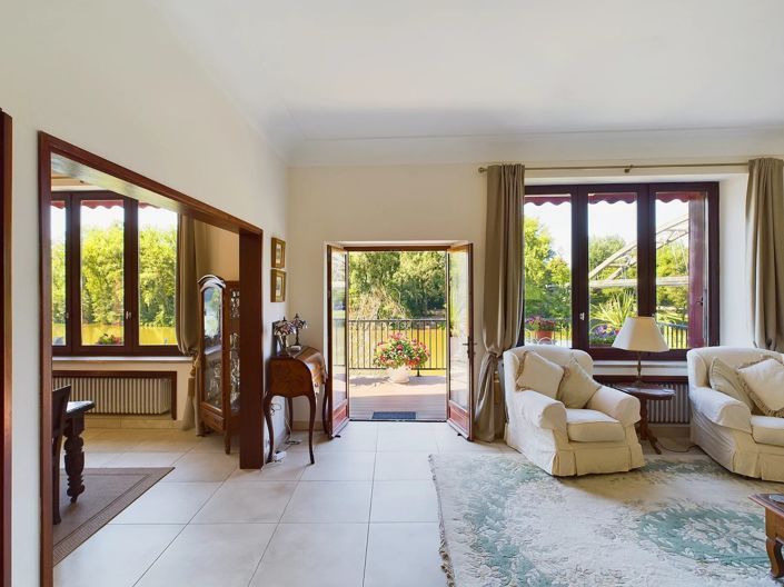 Image No.5-5 Bed Village House for sale