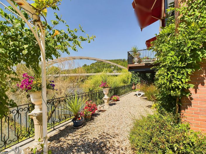 Image No.8-5 Bed Village House for sale