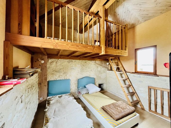 Image No.11-5 Bed Village House for sale