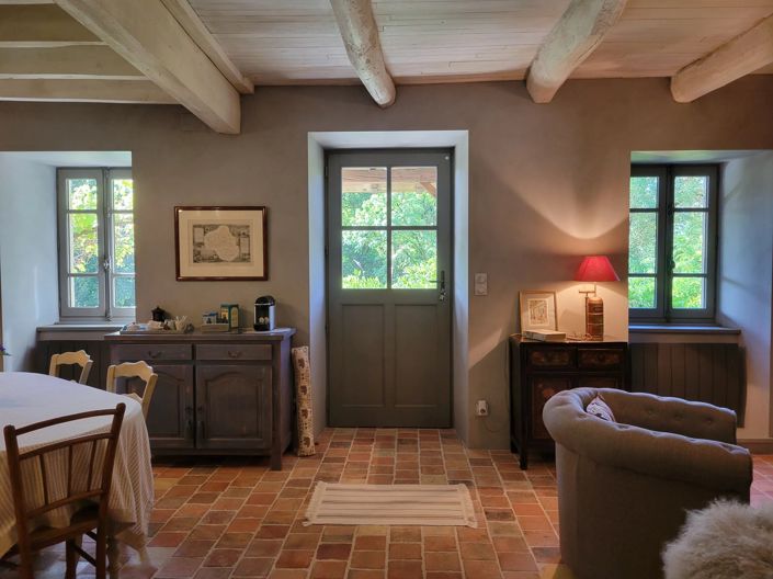 Image No.8-5 Bed House for sale