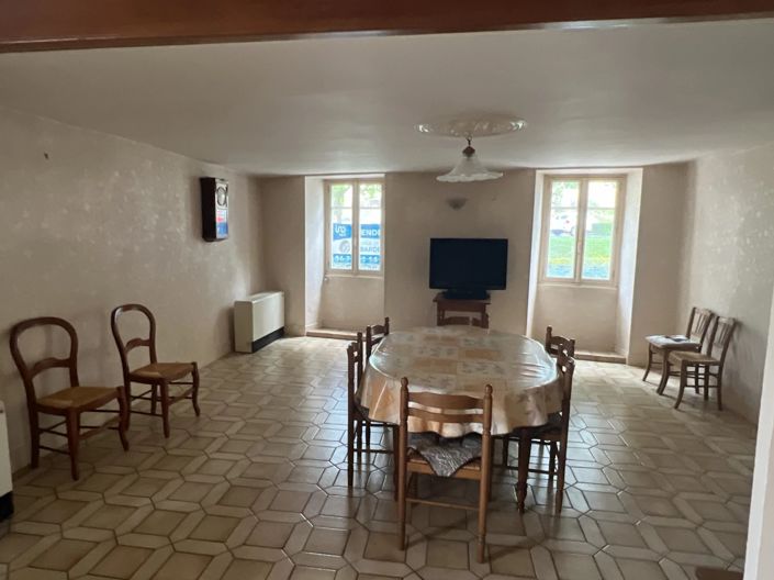 Image No.2-4 Bed House for sale