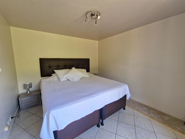 Image No.12-5 Bed House for sale