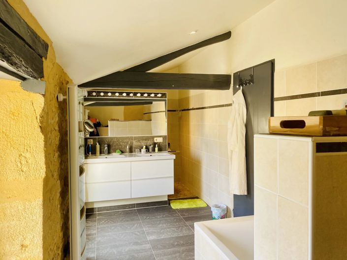 Image No.10-9 Bed House for sale