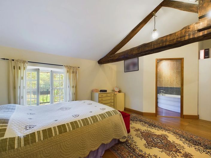 Image No.10-5 Bed House for sale