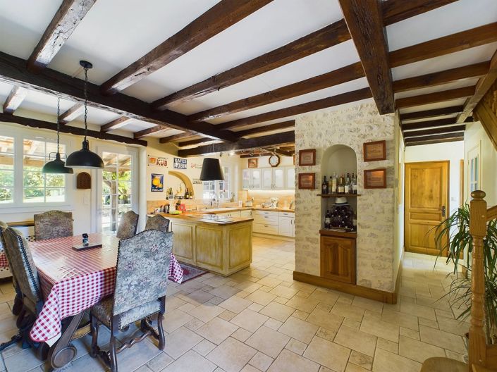 Image No.7-5 Bed House for sale